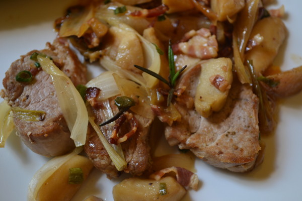 Filet mit Äpfel und Frühlingszwiebel - kochwerk