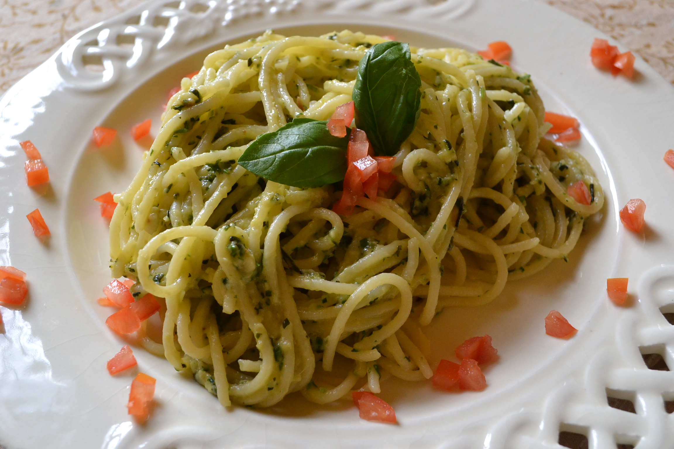 Spaghetti mit Zucchinipesto - kochwerk